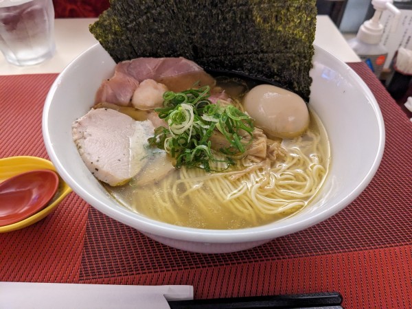 「特製塩らーめん」@麺LOUISの写真