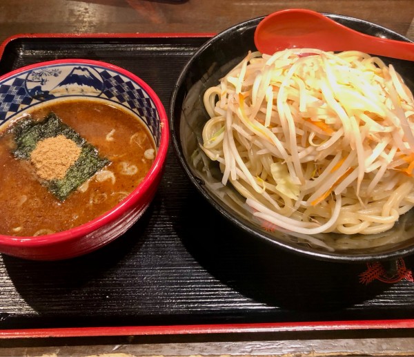 「濃厚つけ麺大盛 野菜盛り 880+110円」@三田製麺所 阿佐ヶ谷店の写真