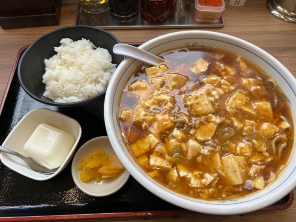 「マーボーラーメン680円+半ライス190円+ミニ杏仁豆腐(ク」@福しん 東久留米店の写真