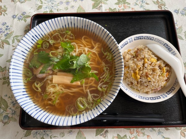 「ラーメン半チャーハン820円」@中華 上海の写真