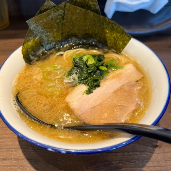 「らーめん(中)750円」@麺家 ジロー商店の写真