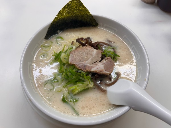 「ラーメン　替玉1杯」@博多天神 渋谷南口店の写真