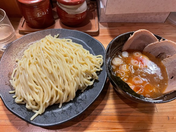 「つけ麺（大）味玉チャーシュートッピング」@つけ麺屋 やすべえ 秋葉原店の写真
