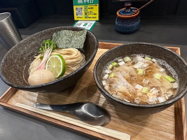 「昆布水つけ麺塩+味玉」@メンヤ ニューオルドの写真