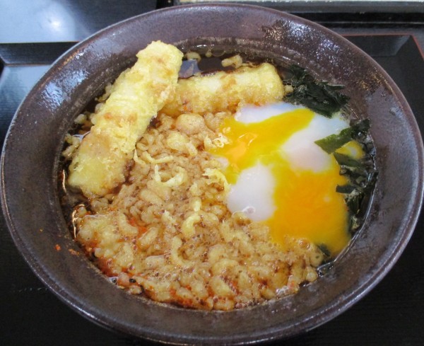 「中華そば＋ちくわ天＋サービス温玉　590円」@ゆで太郎 東池袋春日通り店の写真