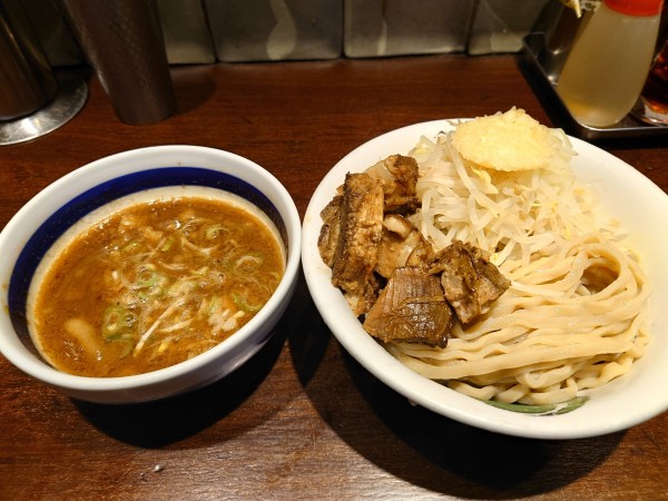 「つけ麺  ニンニク」@ラーメン 雷 東京本丸店の写真