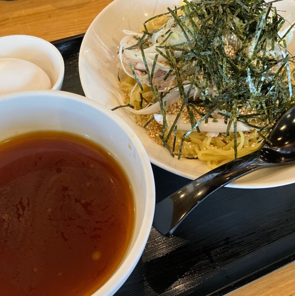 「肉盛り冷しつけそば900円」@麺 やまだの写真