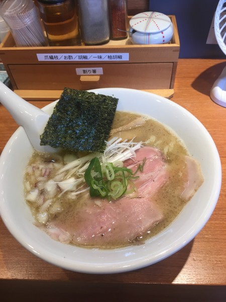「焼きあご煮干し塩らぁめん」@焼きあご煮干しらぁめん はなかぜの写真