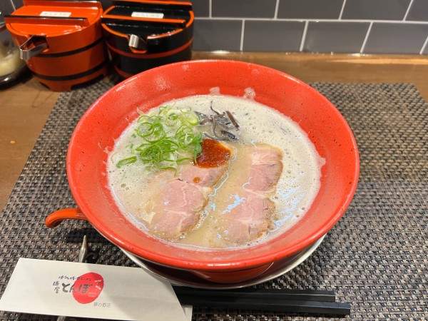 「豚骨ラーメン」@麺屋とんぼの写真