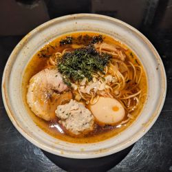 味玉ラーメン紅　950円