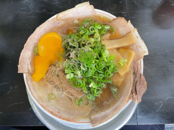 「Bラーメン(¥860) 生玉子(¥100)」@神戸ラーメン 第一旭 三宮本店の写真