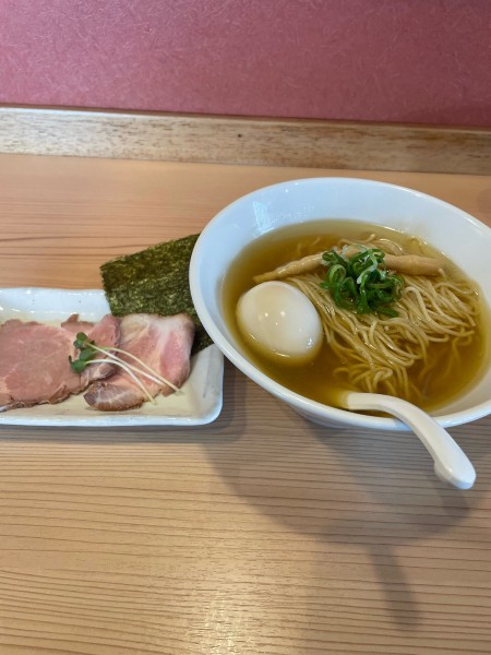 「白醤油味玉ラーメン（ストレート麺）」@地鶏らーめん とりじの写真