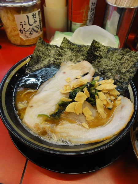 「ラーメン800円硬バラ50円」@柏 王道家の写真