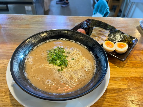 「ラーメン全部のせ」@二代目 白神の写真