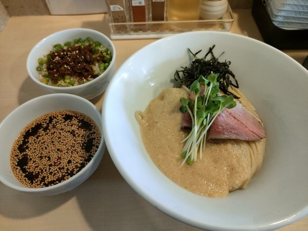 「鰹出汁の山かけ冷柚子つけそば(大盛り+おかかご飯)」@鴨麺処 和の写真