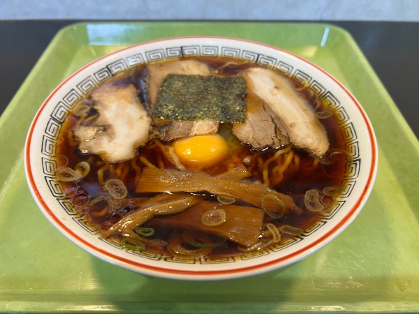 「中華そば 生卵入」@ふくや 妻科店の写真