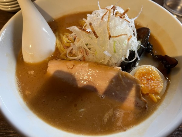 「濃厚味噌らーめん：950円」@麺屋 雪風 すすきの店の写真