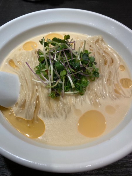 「【限定】焼き紅ズワイ蟹と蟹ミソの冷やし蕎麦　１１００円」@弘明寺丿貫の写真