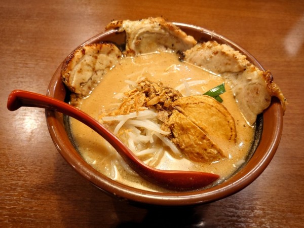 「北海道味噌漬け炙りチャーシュー麺」@麺場 田所商店 厚木中荻野店の写真