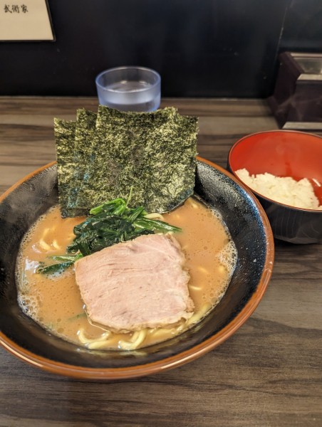「ラーメン」@横浜家系らーめん 武術家の写真