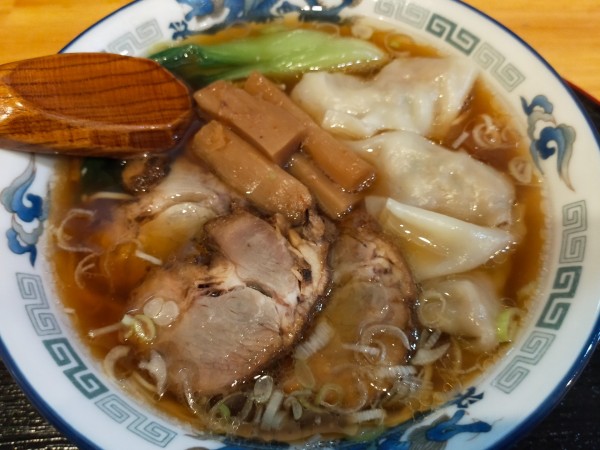 「中華そば醤油 ワンタントッピング」@台湾麺菜 上湯ヌードルの写真