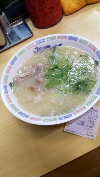 「ラーメン290円替玉100円」@博多ラーメン はかたや 西新店の写真