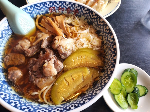 「おばなざわ牛ラーメン」@昭和食堂の写真