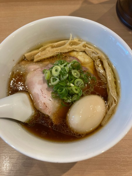「特製醤油ラーメン　¥1,050」@らぁ麺まる鈴 本厚木店の写真