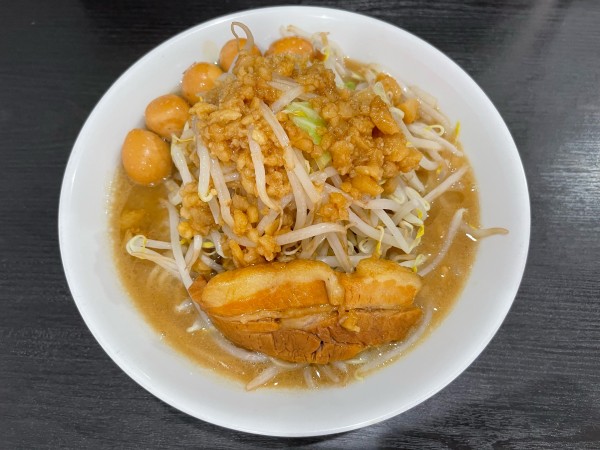 「ラーメン250g(¥950) うずら5個(¥100)」@ラーメンフクロウの写真