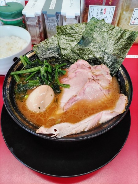 「ラーメン」@王道家直伝 との丸家 八潮店の写真