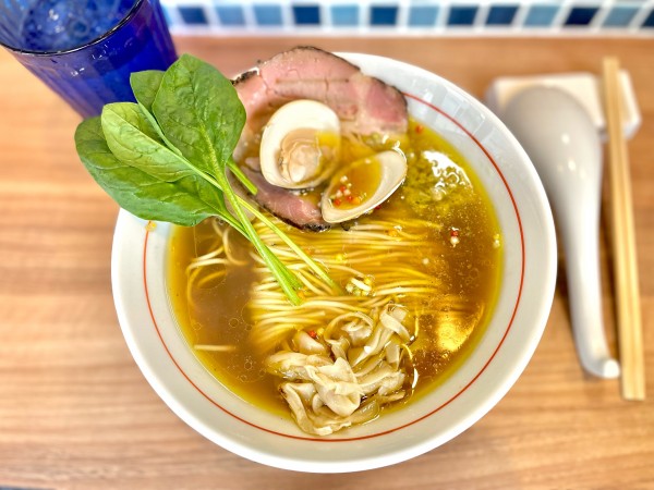 「牡蠣とあさりのオイル醤油そば　1100」@拉麺 はま家の写真