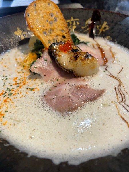 「牡蠣ラーメン鯛スープ(890)/牡蠣ごはん(250)」@ただいま、変身中。の写真