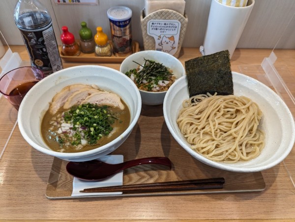 「濃厚煮干しみそつけめん　ジャージ郎チャーシュー　肉みそ丼」@麺小屋 てちの写真