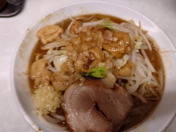 「ミニラーメン　野菜少なめ　890円」@魔人豚の写真
