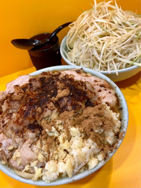 「HOTシークワーサー ブタ増し しょうが ねぎ おさかな天国」@ラーメン二郎 八王子野猿街道店2の写真