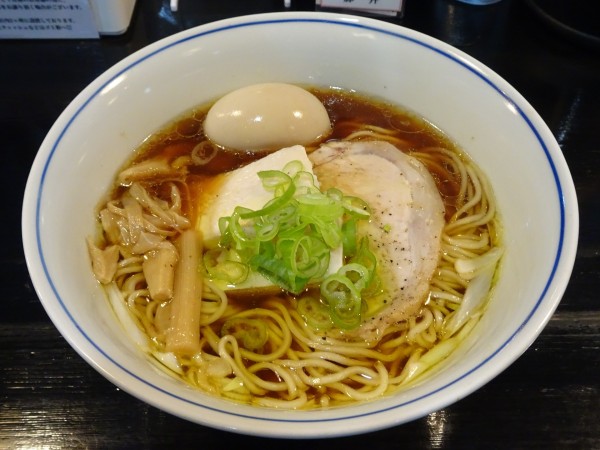 「醤油らぁ麺全部のせ（1,600円）」@らぁめん矢 ロックンビリースーパーワンの写真