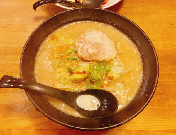 「濃厚豚醤らーめん」@ちりめん亭 津新町店の写真