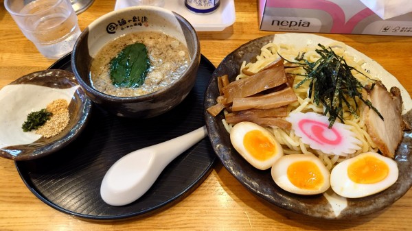 「醤油つけ麺+味玉(900円)」@らーめん岡崎 鶴ヶ島店の写真