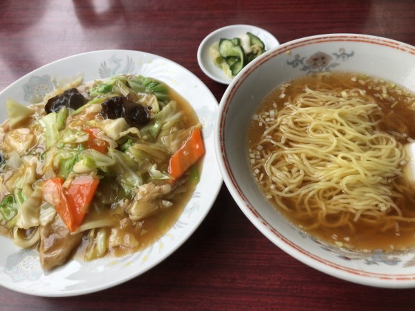 「かけラーメンと中華丼セット（￥900）」@まんぷく亭の写真