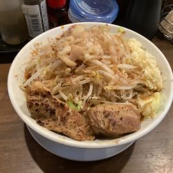 小ラーメン、野菜・アブラ少なめ、ニンニク多め