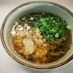 中央軒 改札口横の画像