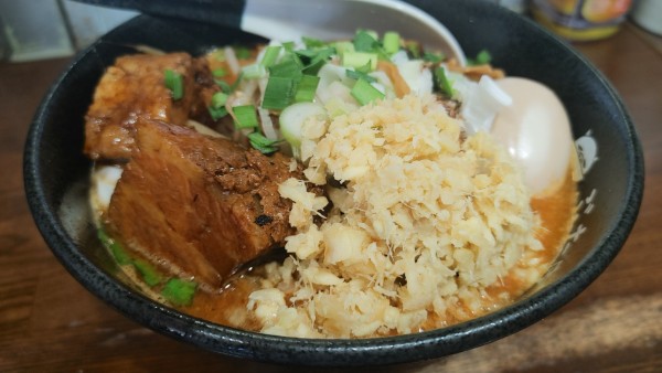 「特製辛味噌らーめん・麺大盛り(大辛痺れ少しショウガ多め)」@らーめんぶたまろの写真