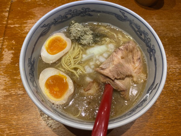 「極め濃厚煮干しらーめん」@麺や 六三六 江坂店の写真