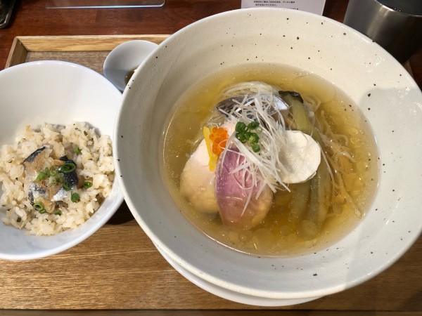 「縞鯵煮干しの冷製そば+鰯酢締め炙り寿司」@麺処しろくろの写真
