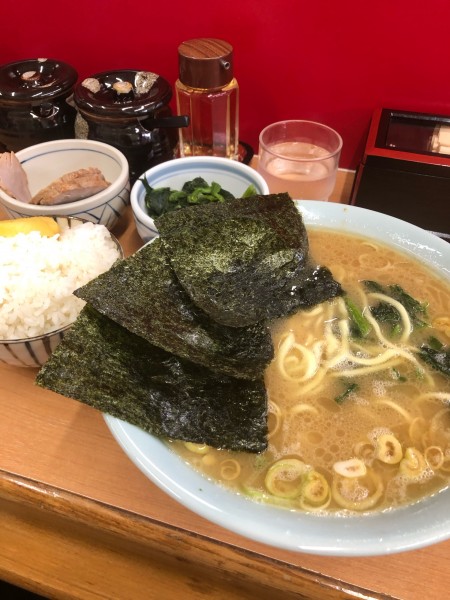 「ラーメン　中盛り　950円」@千葉家の写真