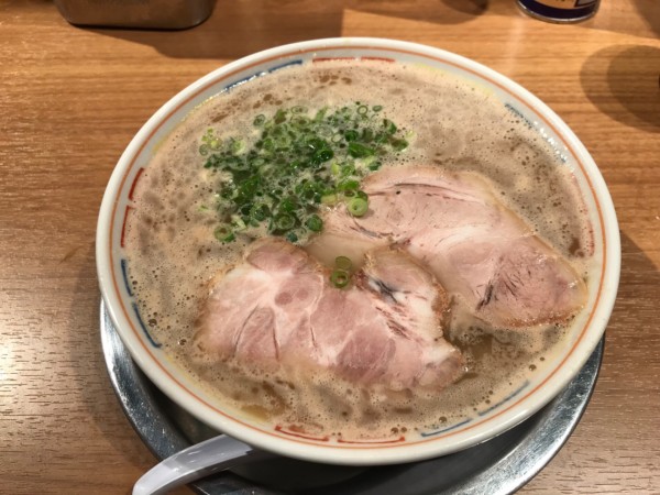 「ラーメン 820円＋クーポン替え玉」@三代目 博多 だるま アクアシティお台場店の写真
