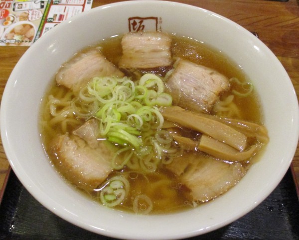 「喜多方ラーメン（麺やわ）730円※割引30円クーポン」@喜多方ラーメン坂内 新宿パークタワー店の写真