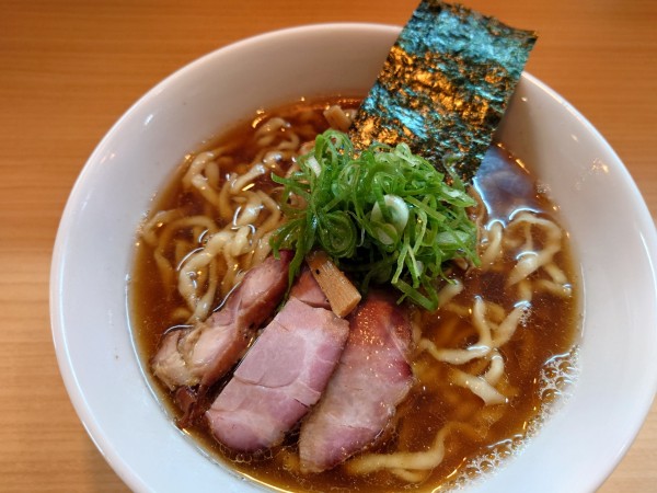 「中華そば　並　880円」@にしき之中華ソバの写真