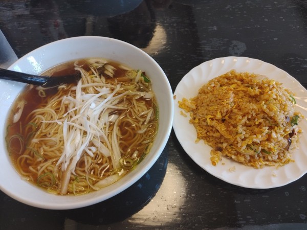 「ネギラーメンとキムチ炒飯」@台湾美食城の写真