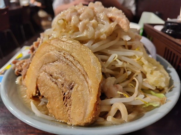 「らーめん（大盛：サービス）　※全マシ　※クーポンで５００円」@麺51の写真